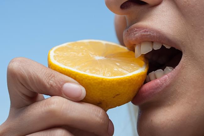 As dietas utilizadas para perder peso poden provocar mal alento. Neste artigo dámosvos 7 consellos para evitar a halitose.