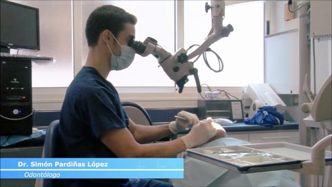 Dr. Simón Pardiñas talked about gum disease on Galicia Television (TVG)