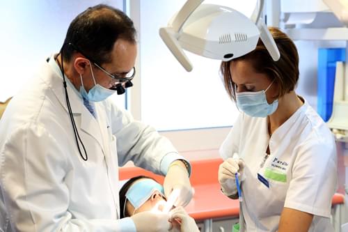 Clinical Pardiñas offers same-day dental implants