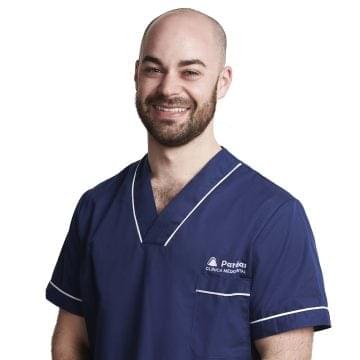 Dr. Roberto Pernas García: Doctor in Dental Surgery